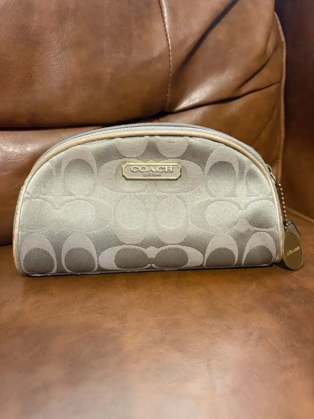 Coach Limited Edition Estée Lauder Holiday 2010 Signature Cosmetic Case